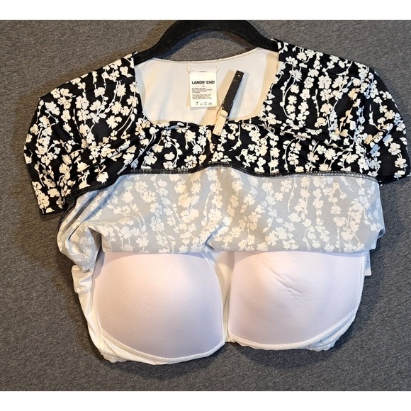 Lands End Womens Black White Floral Swim Crop Top Built-in Bra Size 14 NEW - Picture 5 of 9